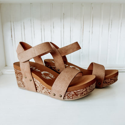 Devon Wedge Sandal - Light Tan 2