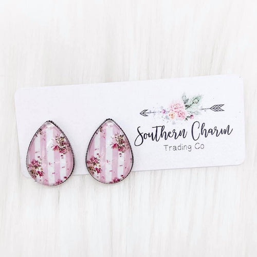 Big as Texas White Striped Floral Teardrop Earrings