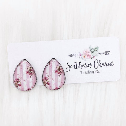 Big as Texas White Striped Floral Teardrop Earrings