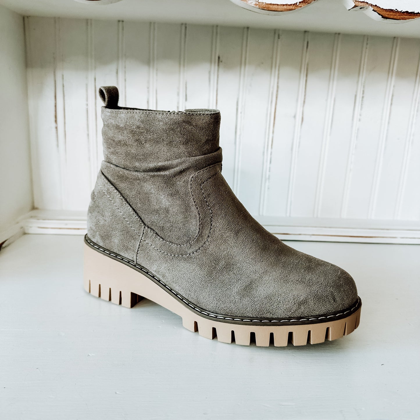 Dashing Sueded Boot - Grey