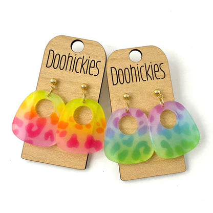 1.5" Gracie Acrylic Dangle Earrings - Rainbow Leopard Green Ombre