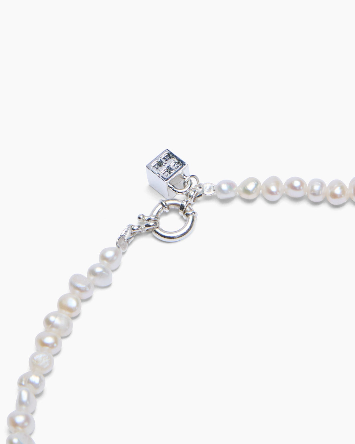 PEARL SPIKE CHOKER