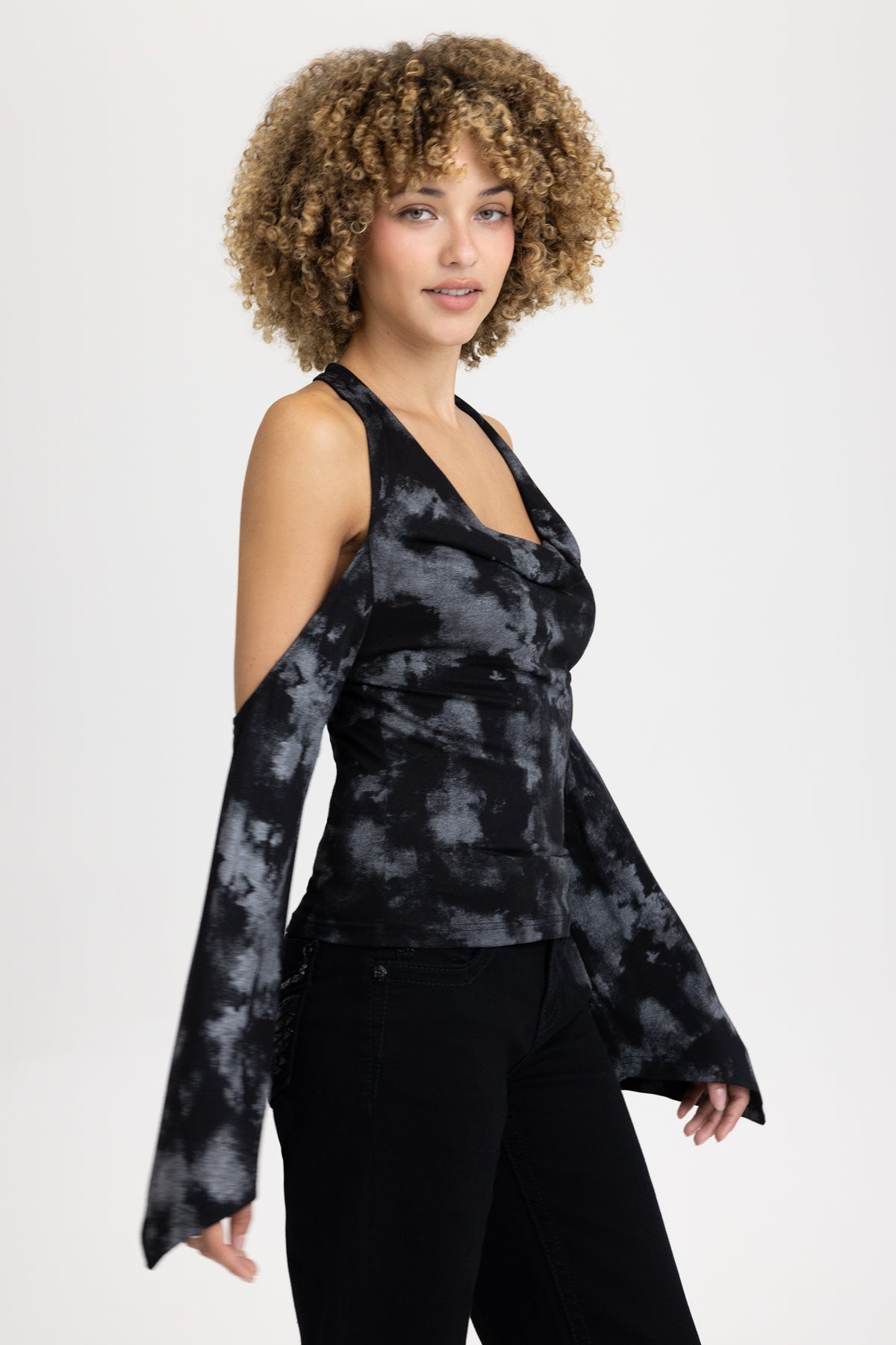Dextra Sleeved Halter Top