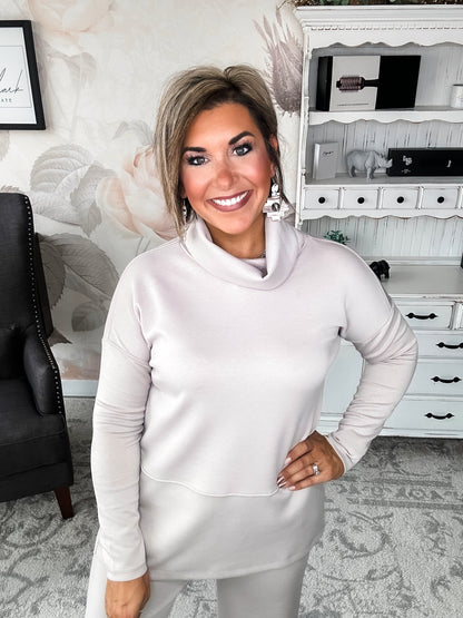 Cozy On The Weekend Cowlneck - Grey