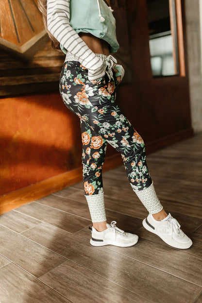 Ampersand Avenue Triple Stretch Joggers - Love Like Wildflowers