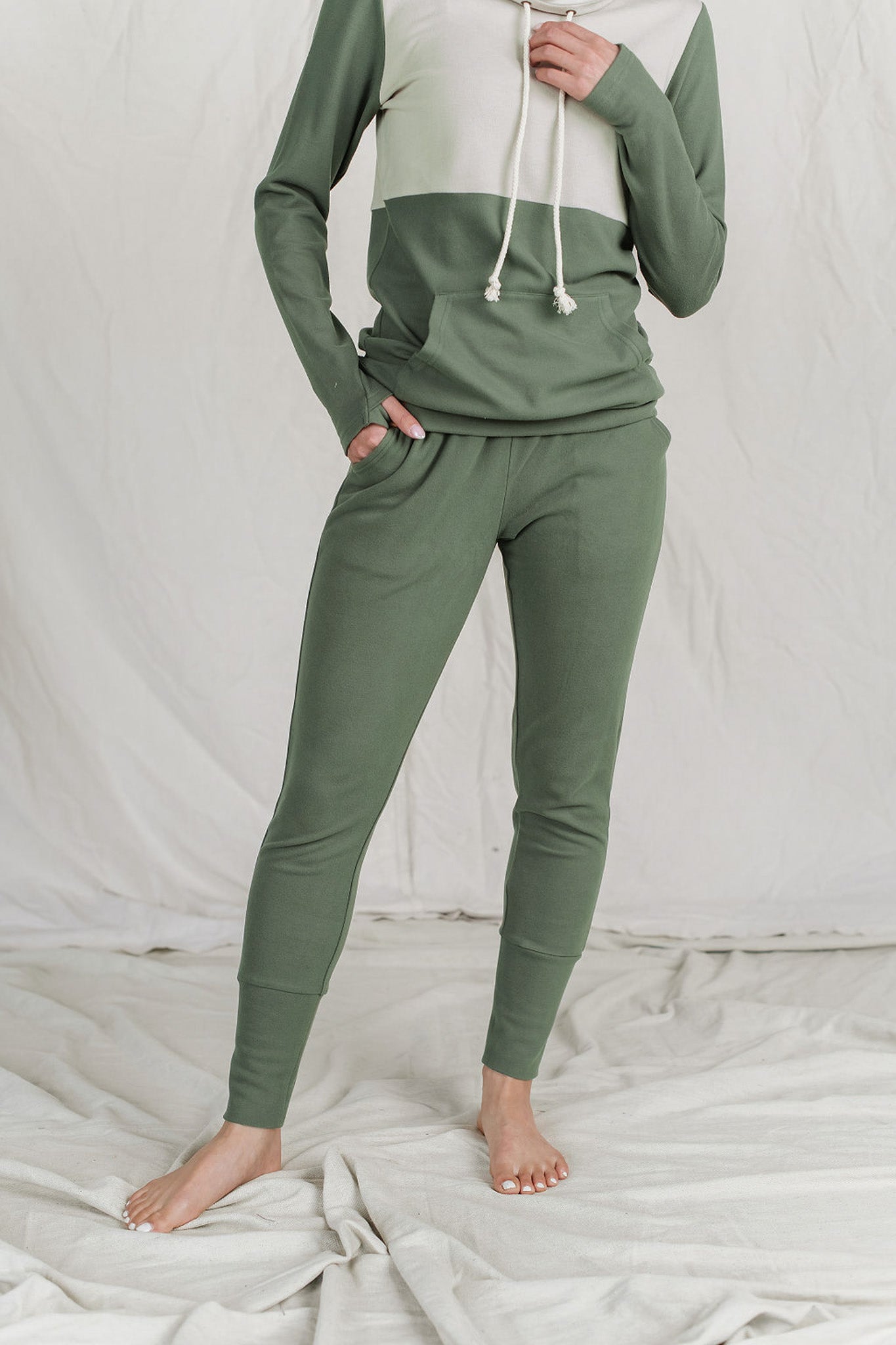 Ampersand Avenue Jogger Performance Fleece - Wanderlust